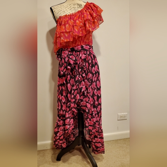 LA MISA LOS ANGELES Dresses & Skirts - LA MISA Orange and Pink Ruffled One-Shoulder Dress, Size M